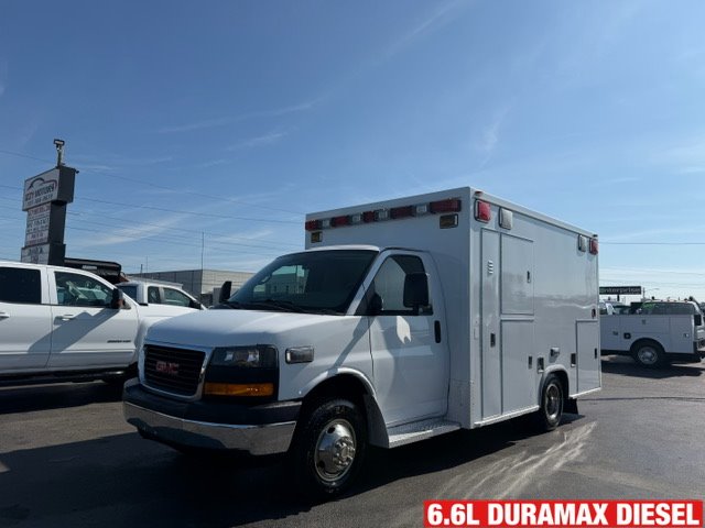 2011 GMC Savana's photo