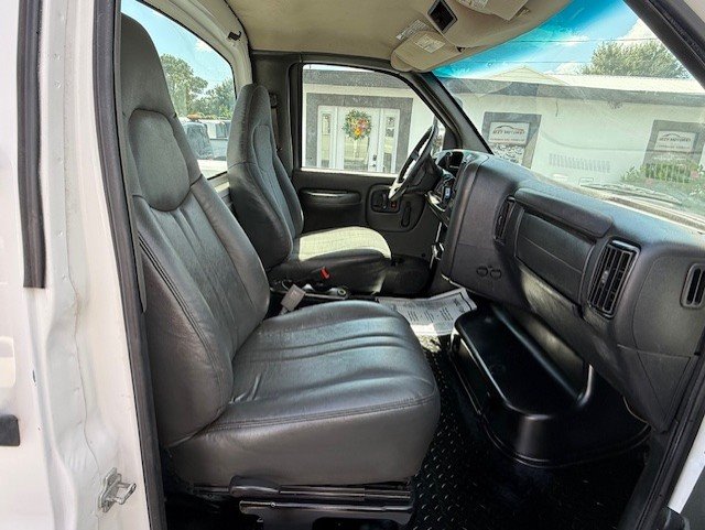 2009 GMC C5500 - Photo 24