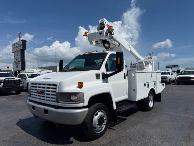 2009 GMC C5500 - Photo 15
