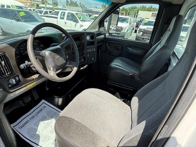 2009 GMC C5500 - Photo 18