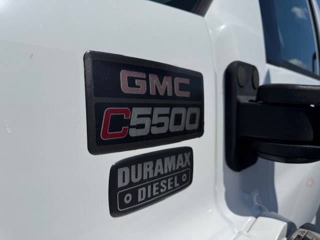 2009 GMC C5500 - Photo 22