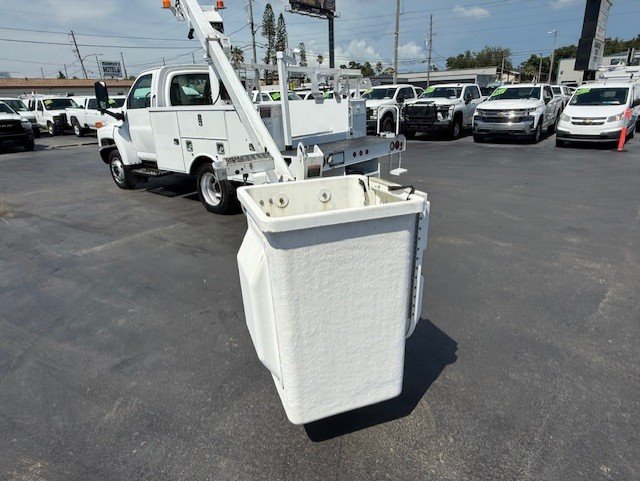 2009 GMC C5500 - Photo 13