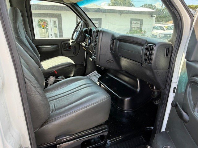 2009 GMC C5500 - Photo 23