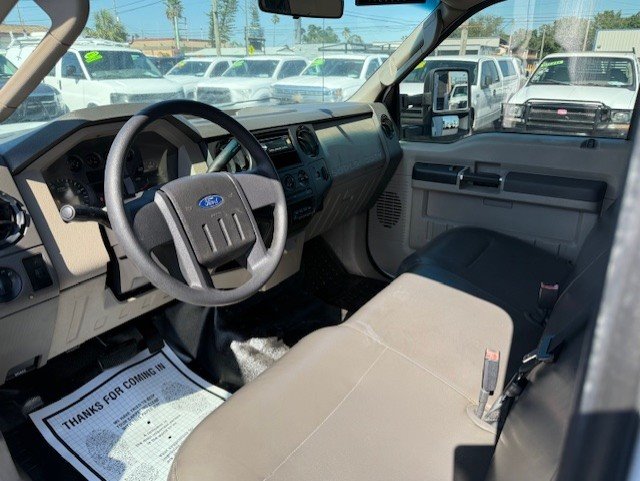 2009 Ford F-550 - Photo 15