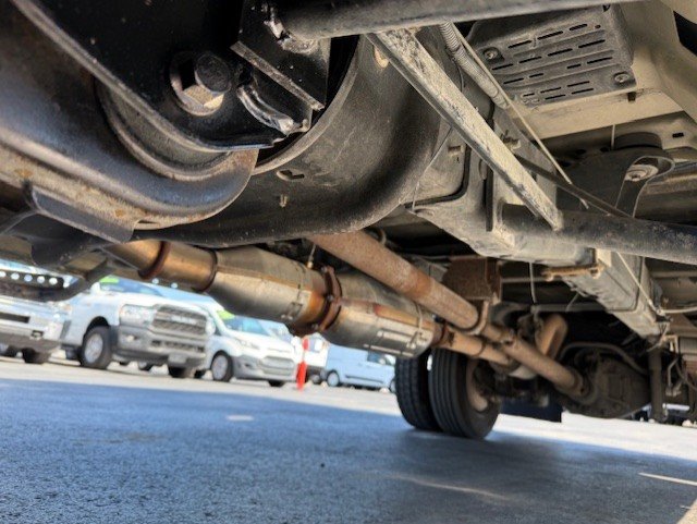 2009 Ford F-550 - Photo 25