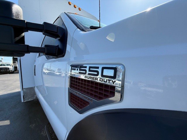 2009 Ford F-550 - Photo 23