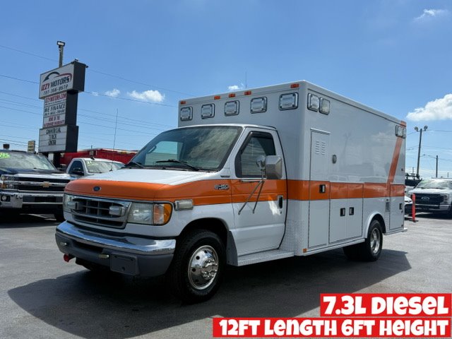 2002 Ford Econoline's photo