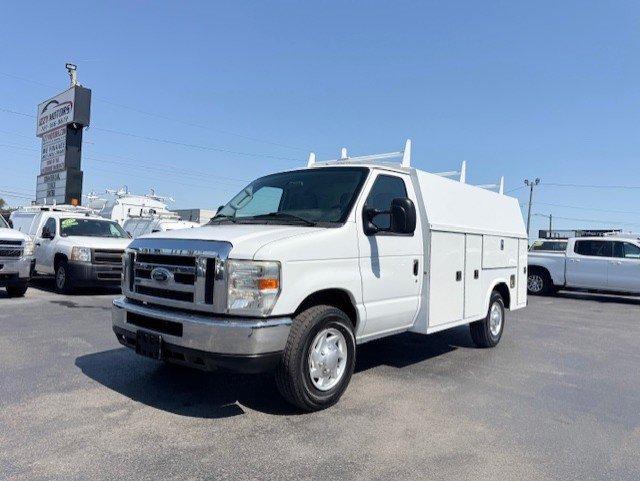2010 Ford E-Series's photo