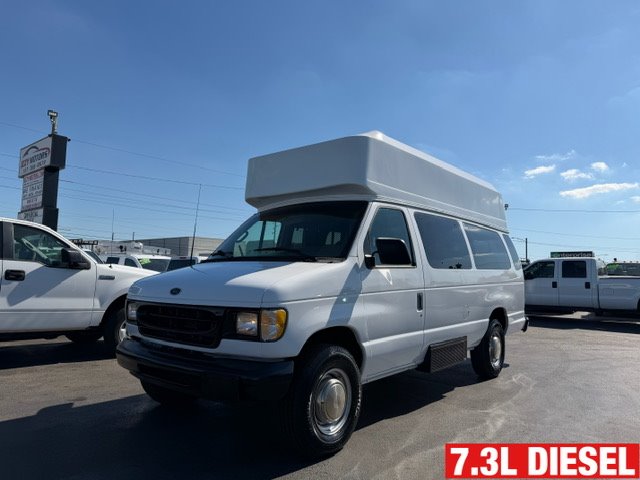 2001 Ford Econoline Van Commercial's photo
